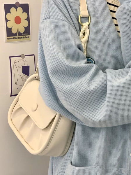 Bolso de mensajero de mujer pequeño con pliegues cuadrados para todos los estilos - The Noble Style