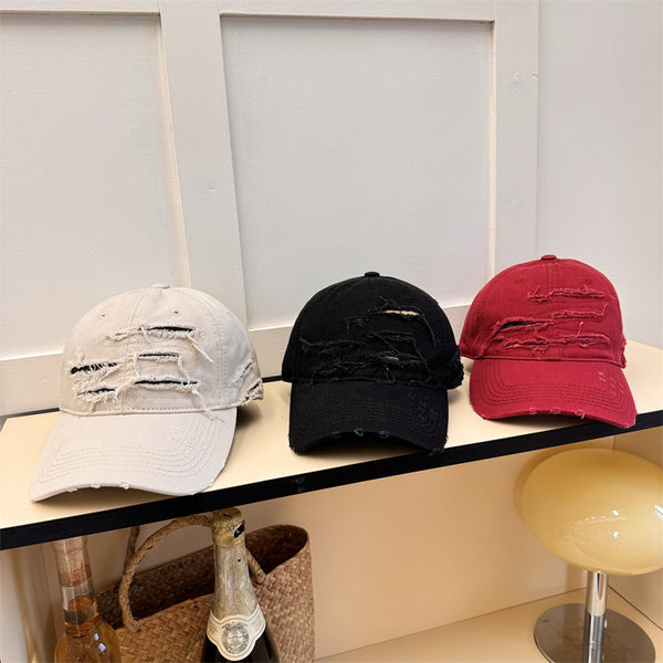 Gorra de béisbol vieja desgastada con diseño suave y roto - The Noble Style