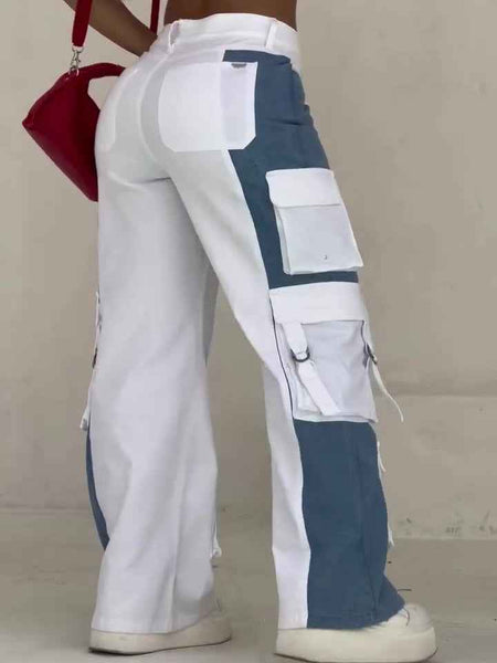 Jeans Cargo con Contrastes y Bolsillos Laterales