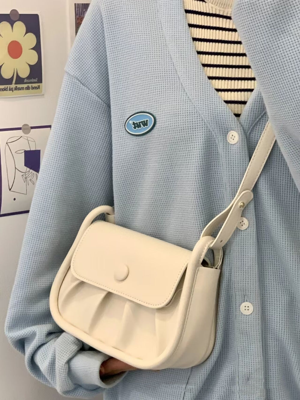 Bolso de mensajero de mujer pequeño con pliegues cuadrados para todos los estilos - The Noble Style