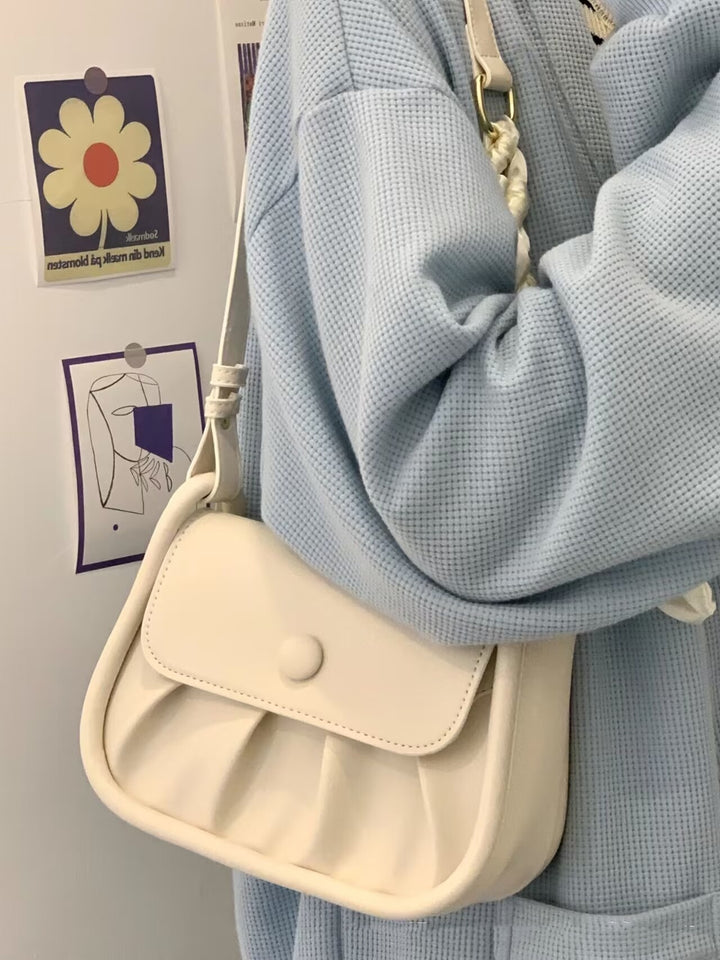Bolso de mensajero de mujer pequeño con pliegues cuadrados para todos los estilos - The Noble Style