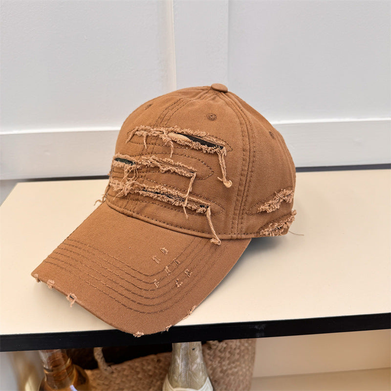 Gorra de béisbol vieja desgastada con diseño suave y roto - The Noble Style