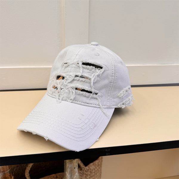 Gorra de béisbol vieja desgastada con diseño suave y roto - The Noble Style