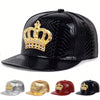 Gorro hip hop de cuero PU con etiqueta metálica Crown, sombrero plano estilo europeo y americano - The Noble Style